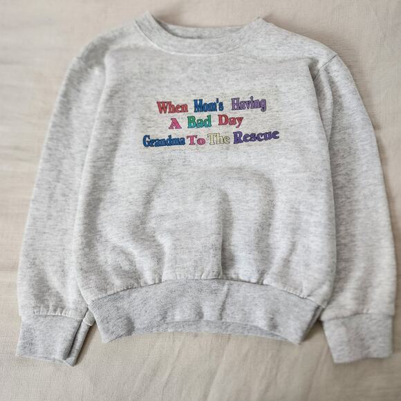 Vintage Grandma Rescues Crewneck kids 7 - Picture 1 of 7
